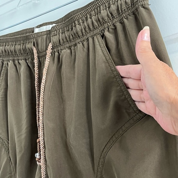 Anthropologie Parachute Pants Olive Green Pull On Cropped Streetwear Size XS - Picture 7 of 14